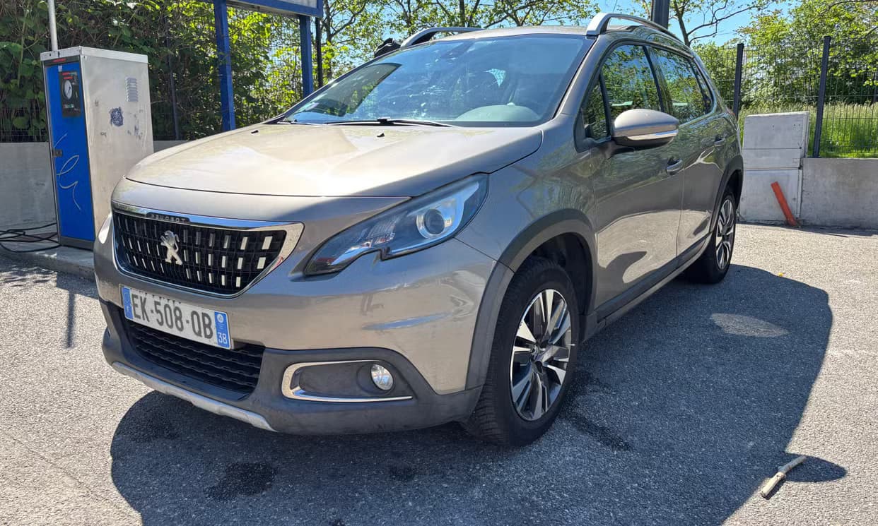Peugeot 2008 — photo 1