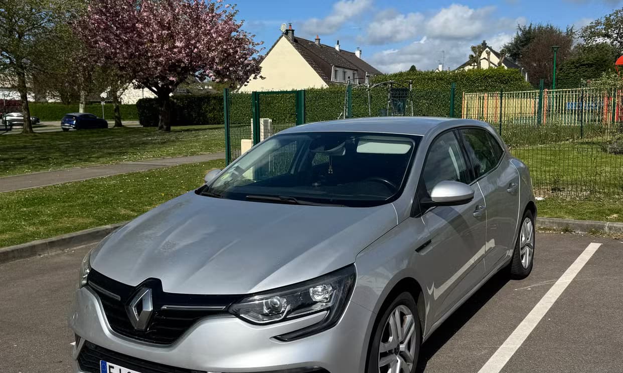 Renault MEGANE IV — photo 1