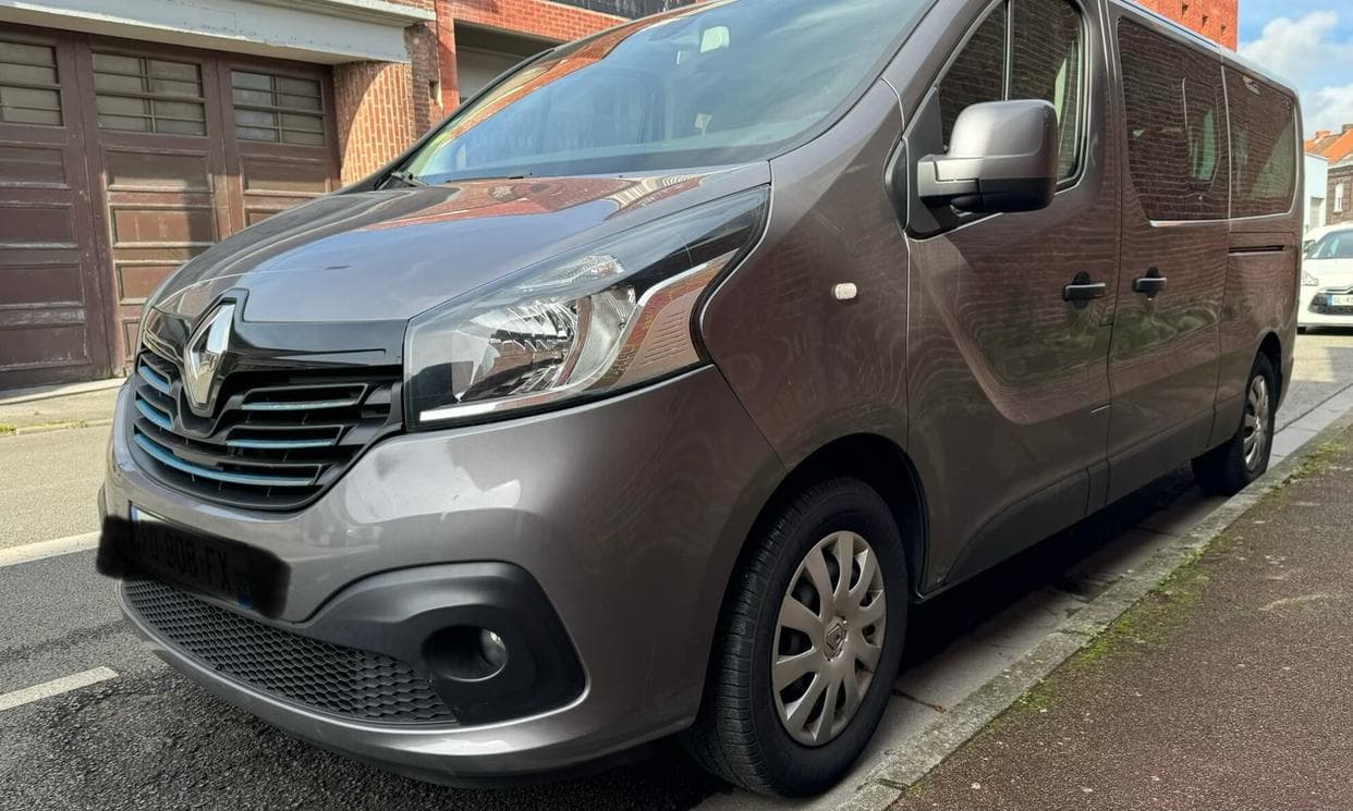 Renault TRAFIC COMBI — photo 1