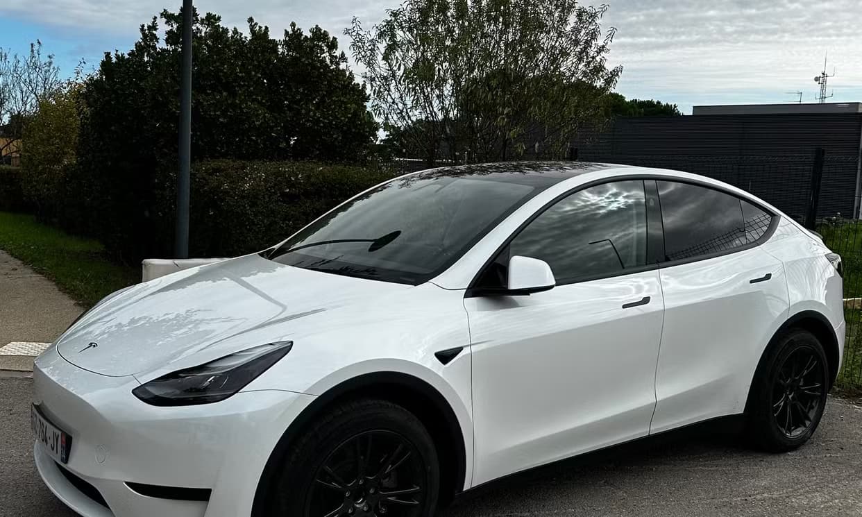 Tesla MODEL Y