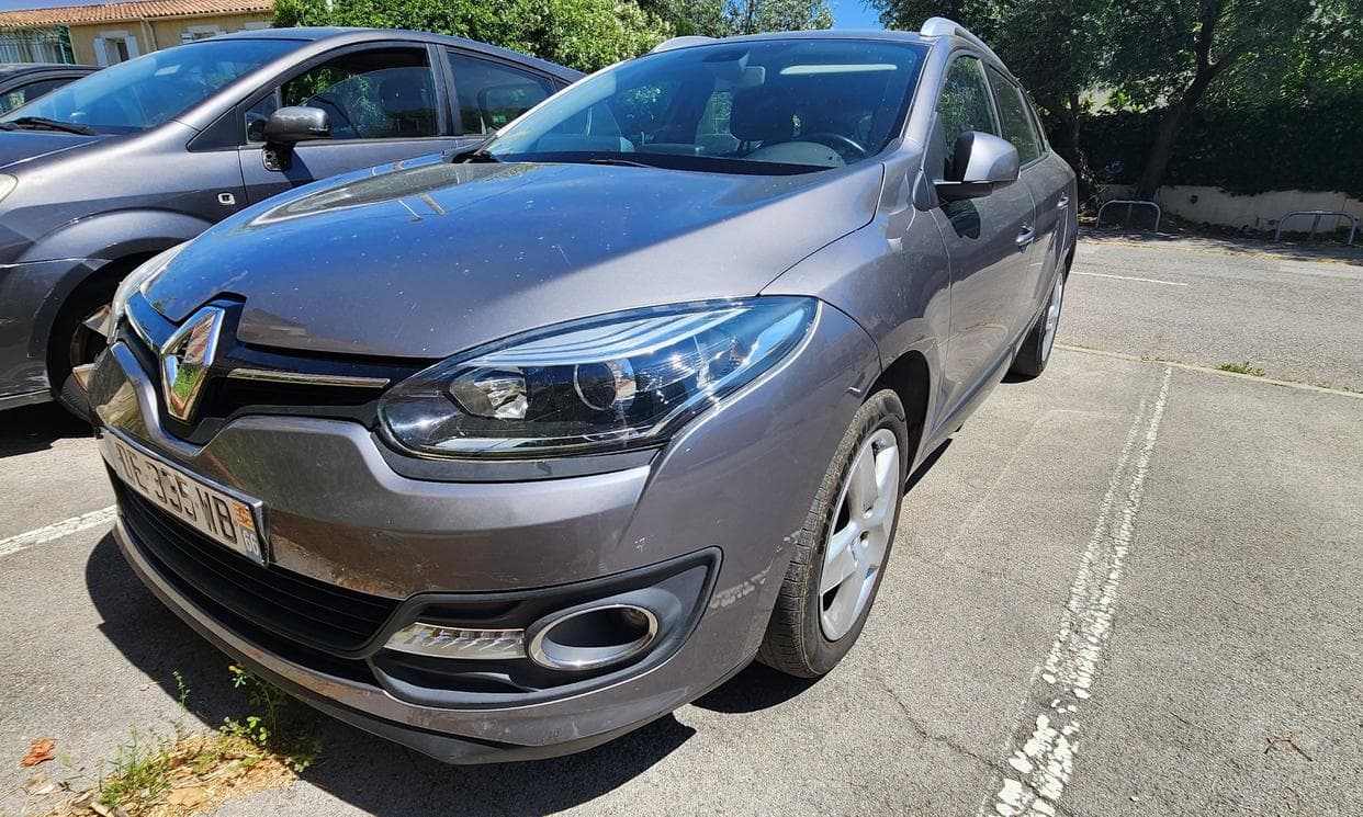Renault MEGANE III — photo 1