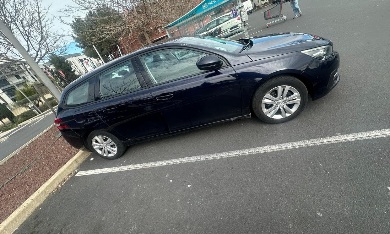 Peugeot 308 — photo 1