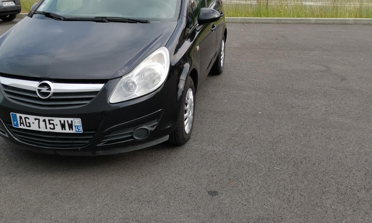 Opel CORSA — photo 1