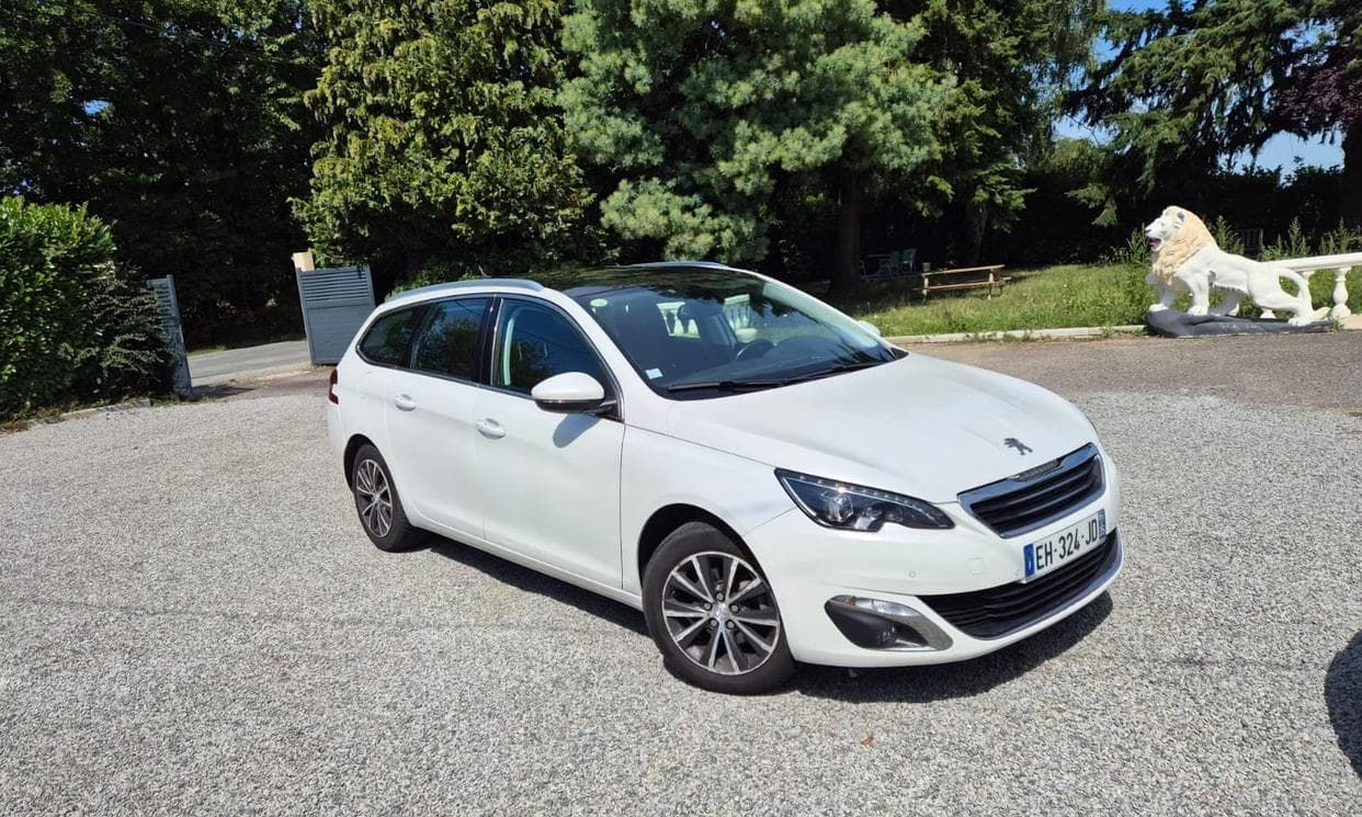 Peugeot 308 — photo 1