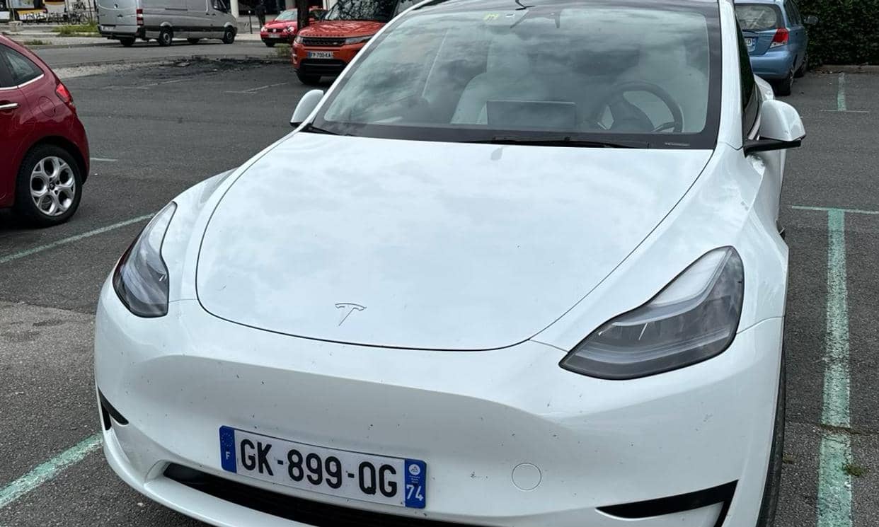 Tesla MODEL Y
