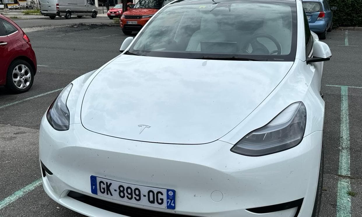 Tesla MODEL Y
