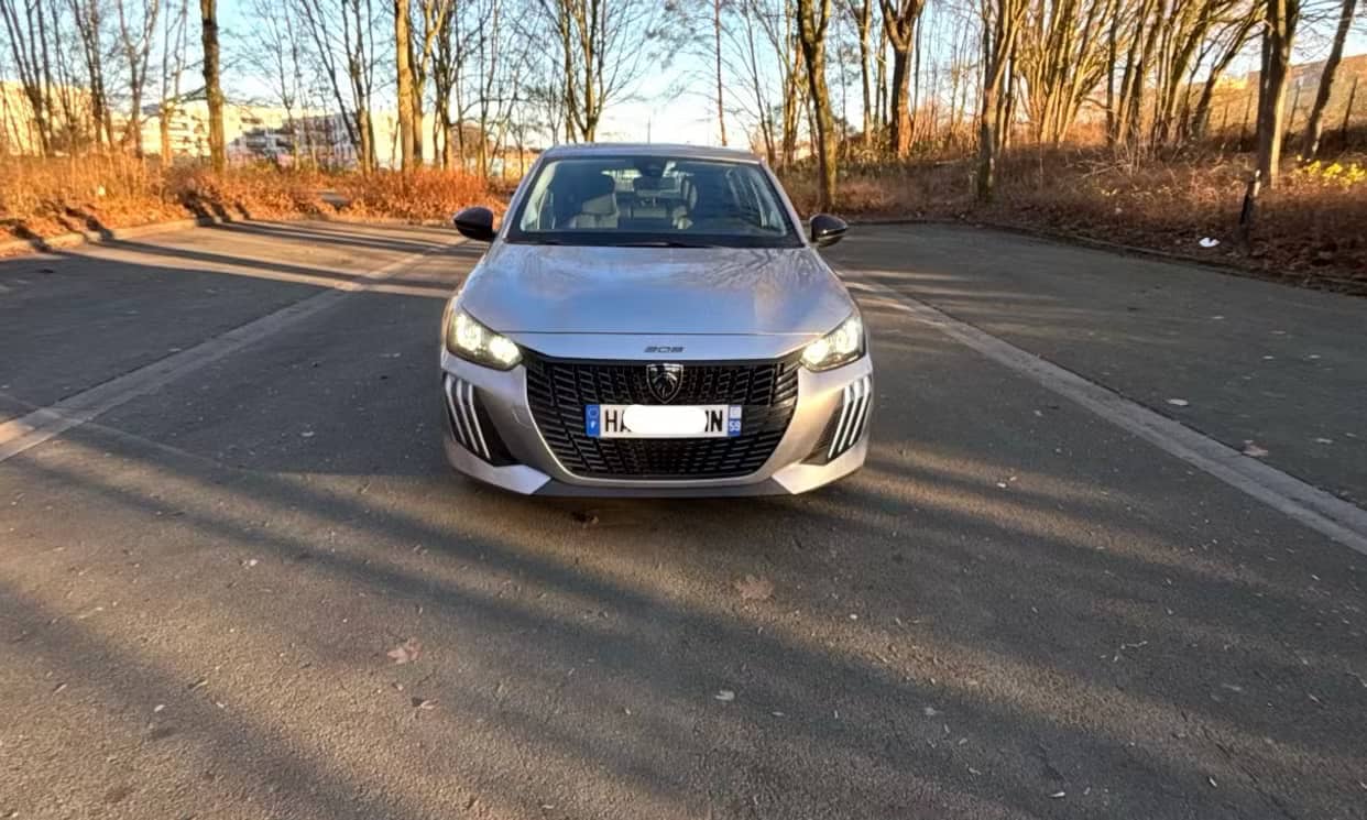 Peugeot 208