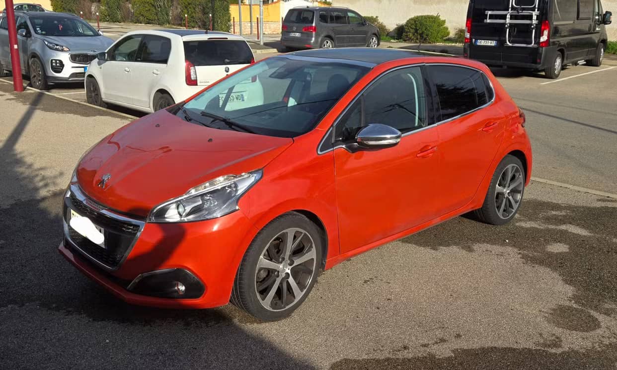 Peugeot 208