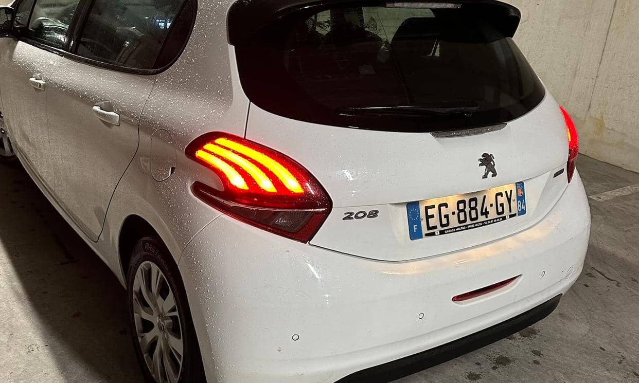 Peugeot 208