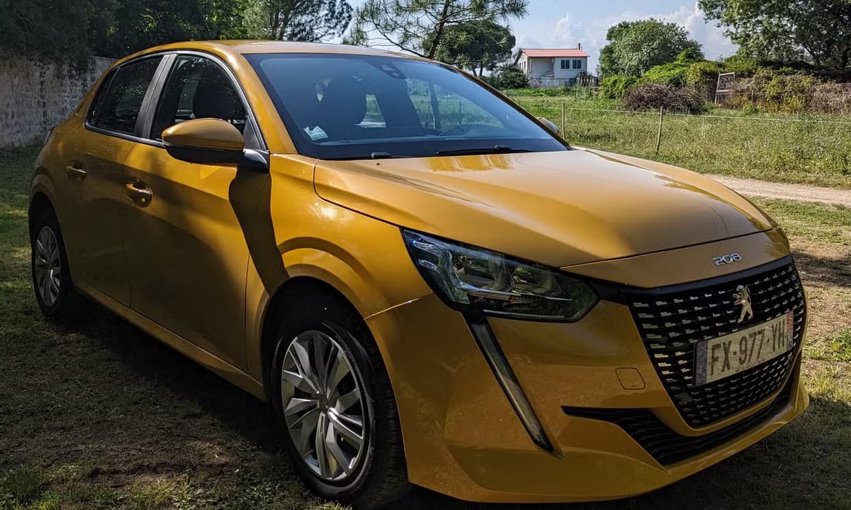 Peugeot 208