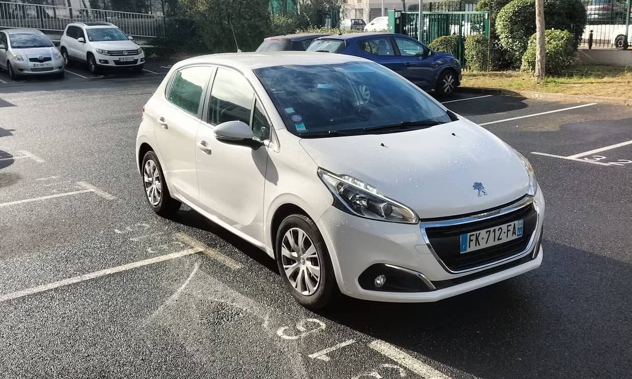 Peugeot 208