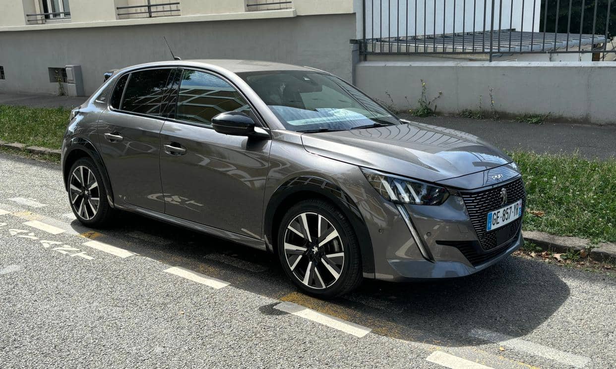 Peugeot 208