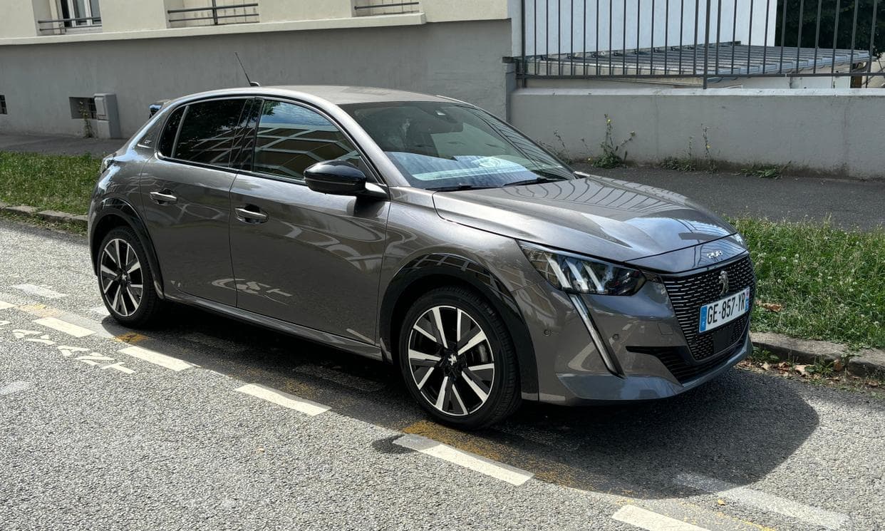 Peugeot 208
