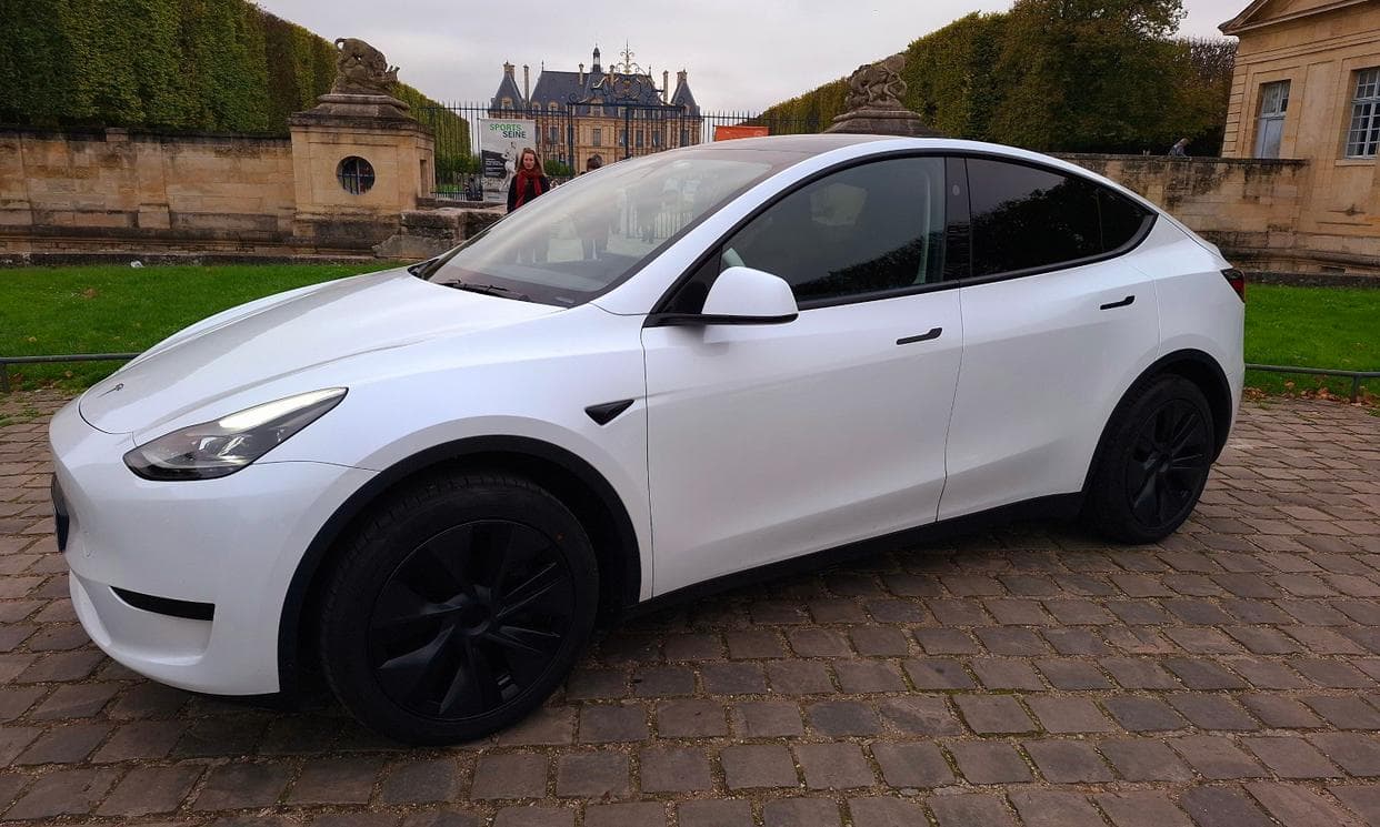 Tesla MODEL Y