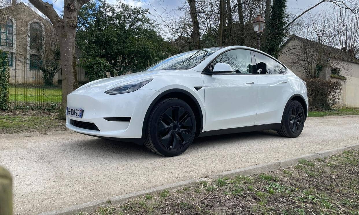 Tesla MODEL Y