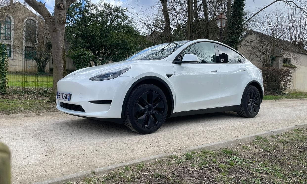 Tesla MODEL Y
