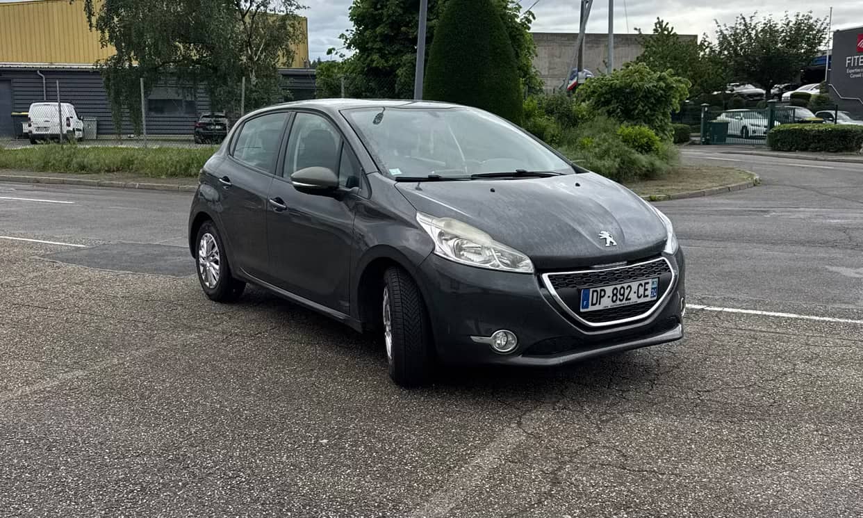 Peugeot 208