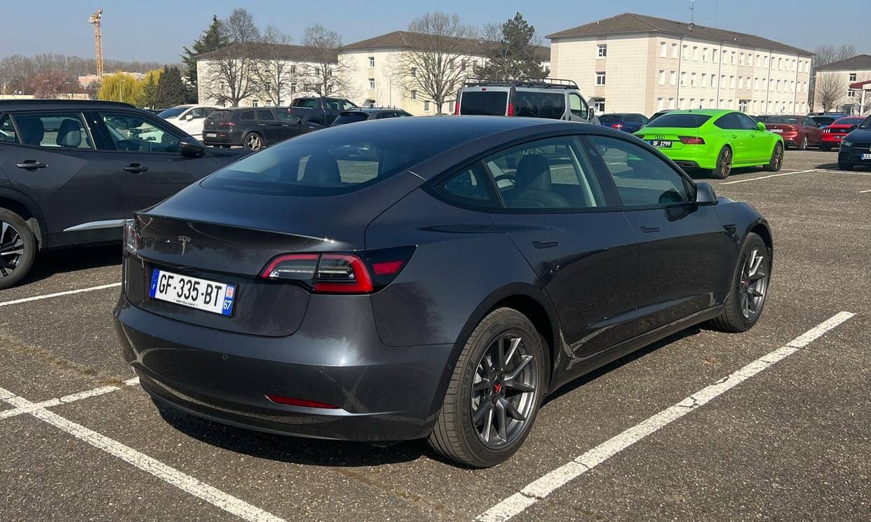 Tesla MODEL 3