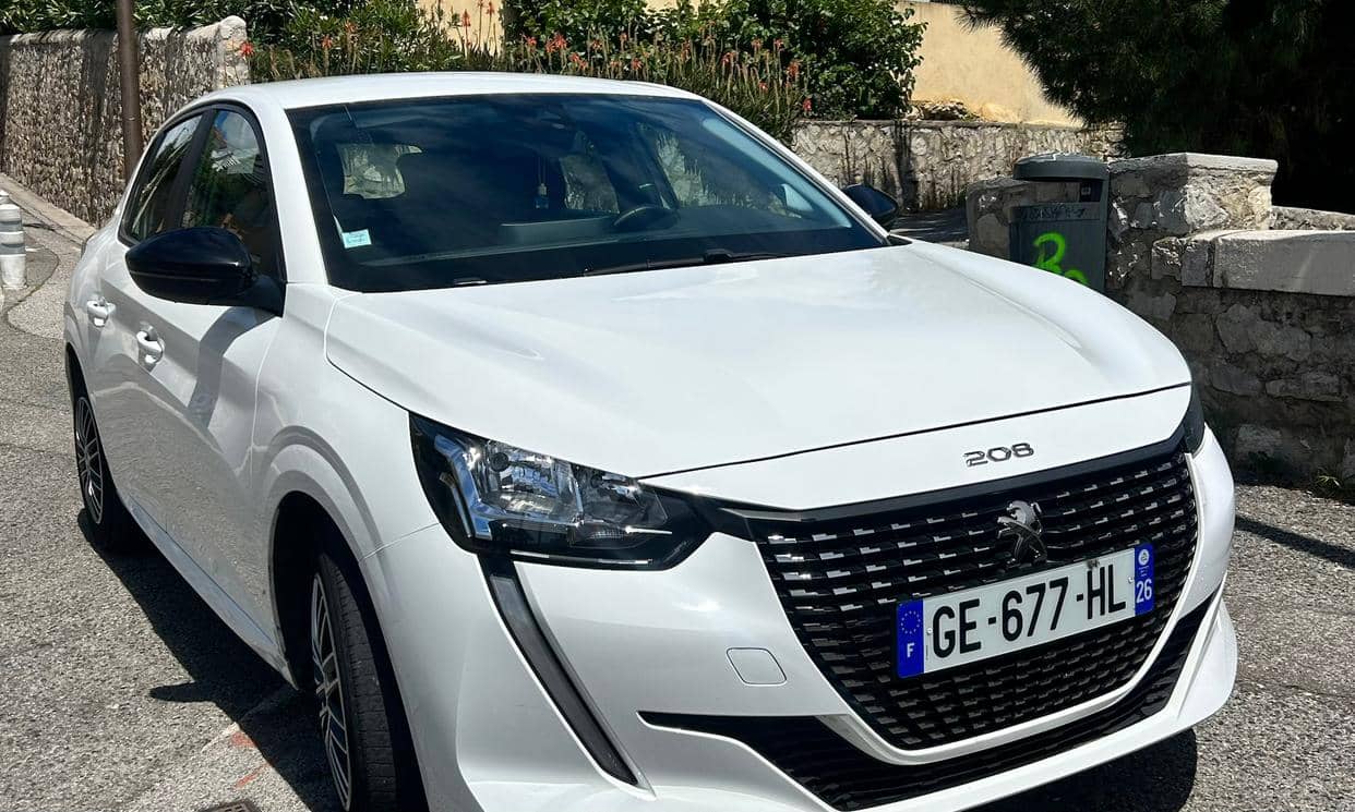 Peugeot 208