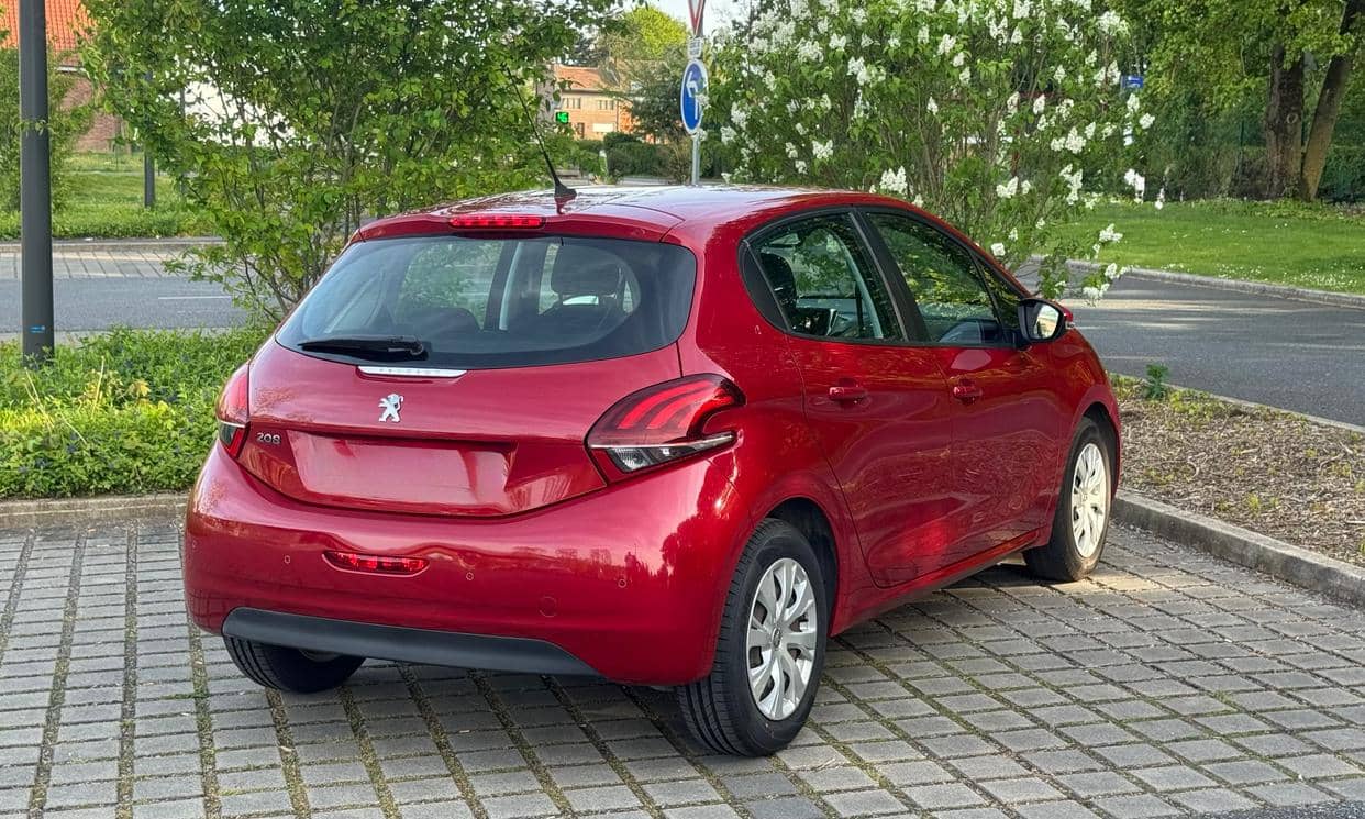 Peugeot 208